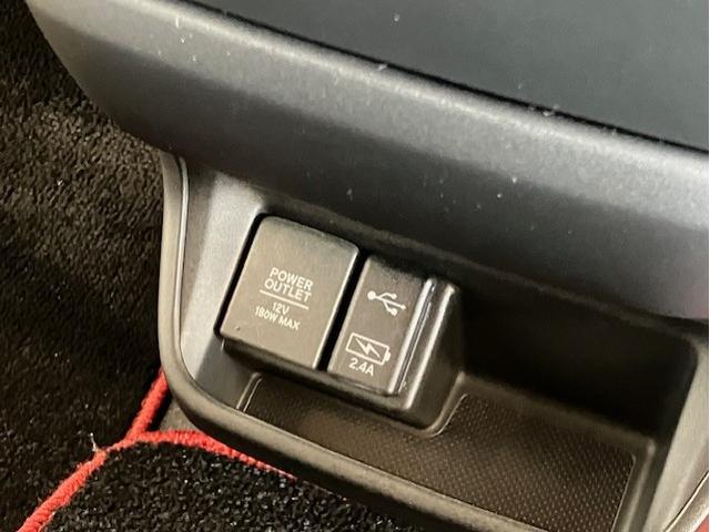 フリード+ハイブリッド ハイブリッド・クロスターホンダセンシング ディスプレイオーディオ 前後ドラレコ 無限フロアマット ETC CD再生対応 Bluetooth対応 アルミホイール バックカメラ シートヒーター サイドエアバッグ LEDヘッドライト スマートキー(21枚目)