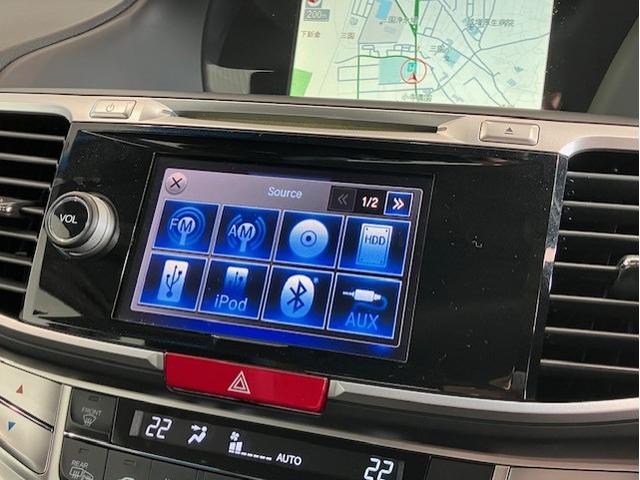 アコードハイブリッド EX FOPナビ 前後ドラレコ レザーパッケージ ETC シートヒーター アルミホイール フルセグTV CD・DVD再生対応 リヤカメラ 衝突軽減システム 本革 盗難防止装置 パワーウィンドウ 地デジ(6枚目)