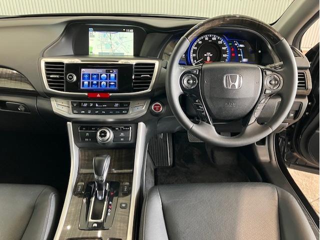 アコードハイブリッド EX FOPナビ 前後ドラレコ レザーパッケージ ETC シートヒーター アルミホイール フルセグTV CD・DVD再生対応 リヤカメラ 衝突軽減システム 本革 盗難防止装置 パワーウィンドウ 地デジ(9枚目)