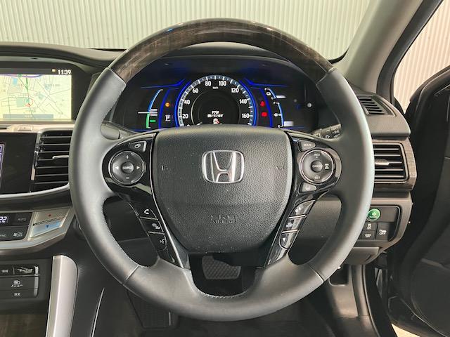 アコードハイブリッド EX FOPナビ 前後ドラレコ レザーパッケージ ETC シートヒーター アルミホイール フルセグTV CD・DVD再生対応 リヤカメラ 衝突軽減システム 本革 盗難防止装置 パワーウィンドウ 地デジ(10枚目)