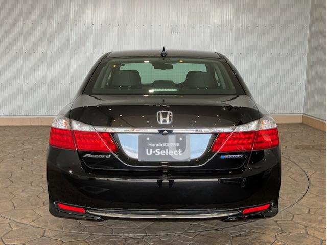 アコードハイブリッド EX FOPナビ 前後ドラレコ レザーパッケージ ETC シートヒーター アルミホイール フルセグTV CD・DVD再生対応 リヤカメラ 衝突軽減システム 本革 盗難防止装置 パワーウィンドウ 地デジ(15枚目)