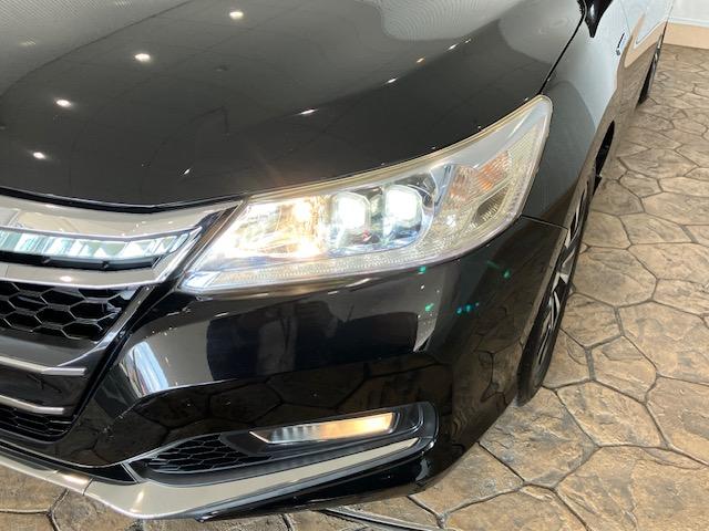 アコードハイブリッド EX FOPナビ 前後ドラレコ レザーパッケージ ETC シートヒーター アルミホイール フルセグTV CD・DVD再生対応 リヤカメラ 衝突軽減システム 本革 盗難防止装置 パワーウィンドウ 地デジ(18枚目)