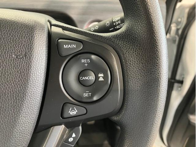 フリードハイブリッド ハイブリッド・Ｇブラックスタイル　レンタアップ　ホンダセンシング　９インチプレミアムインターナビ　ＥＴＣ　シートヒーター　アルミホイール　Ｂｌｕｅｔｏｏｔｈ対応　Ｗ電動ドア　衝突軽減ブレーキ　オートクルーズコントロール　Ｒカメラ（10枚目）