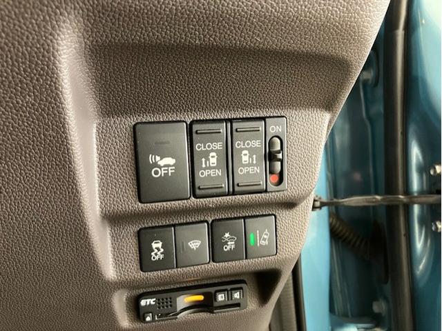 フリードハイブリッド ハイブリッド・Gホンダセンシング 9インチプレミアムインターナビ 7人乗り 軽減ブレーキ キーフリーシステム DVD再生可能 ECON 後カメラ Aクルーズ 地デジフルセグTV 横滑防止 パワーウインドウ 3列シート ETC付 ABS(16枚目)