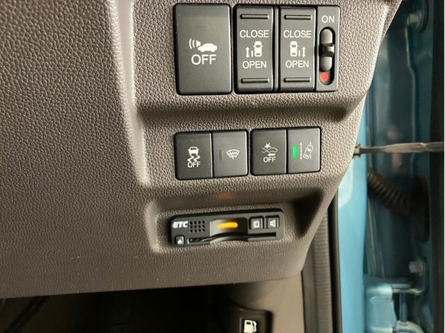 フリードハイブリッド ハイブリッド・Gホンダセンシング 9インチプレミアムインターナビ 7人乗り 軽減ブレーキ キーフリーシステム DVD再生可能 ECON 後カメラ Aクルーズ 地デジフルセグTV 横滑防止 パワーウインドウ 3列シート ETC付 ABS(17枚目)