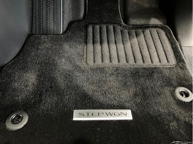ステップワゴン e:HEVスパーダプレミアムライン 9インチホンダコネクトナビ マルチビューカメラシステム ブラインドスポットインフォメーション 前後ドラレコ ホンダセンシング マルチカメラ Wエアコン 両側自動ドア Fセグ クルーズC スマートK(17枚目)