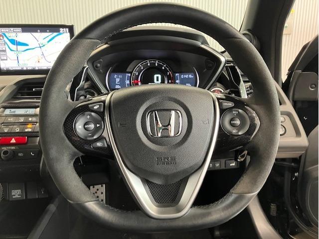 本革巻きのステアリングホイールです！状態も良好です♪