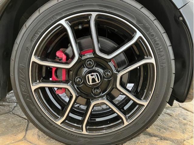 アルミホイール装着車です！燃費性能の向上につながります！