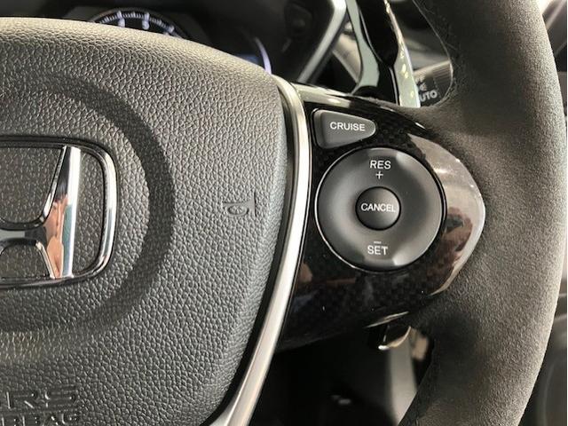 長距離ドライブで活躍する、クルーズコントロールを搭載しています