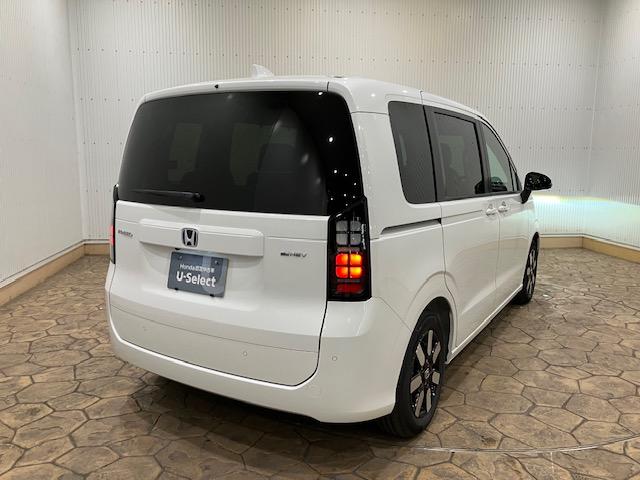 フリード e:HEVエアーEX ホンダセンシング 6人乗り ブラインドスポットインフォメーション 後退出庫サポート 衝突軽減システム 横滑り防止装置 クルーズコントロール サイドカーテンエアバック LEDランプ シートヒーター(6枚目)