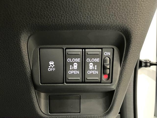 フリード e:HEVエアーEX ホンダセンシング 6人乗り ブラインドスポットインフォメーション 後退出庫サポート 衝突軽減システム 横滑り防止装置 クルーズコントロール サイドカーテンエアバック LEDランプ シートヒーター(15枚目)