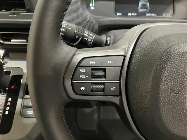 フリード e:HEVエアーEX ホンダセンシング 6人乗り ブラインドスポットインフォメーション 後退出庫サポート 衝突軽減システム 横滑り防止装置 クルーズコントロール サイドカーテンエアバック LEDランプ シートヒーター(17枚目)