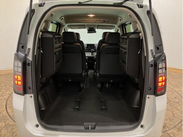 フリード e:HEVエアーEX ホンダセンシング 6人乗り ブラインドスポットインフォメーション 後退出庫サポート 衝突軽減システム 横滑り防止装置 クルーズコントロール サイドカーテンエアバック LEDランプ シートヒーター(24枚目)