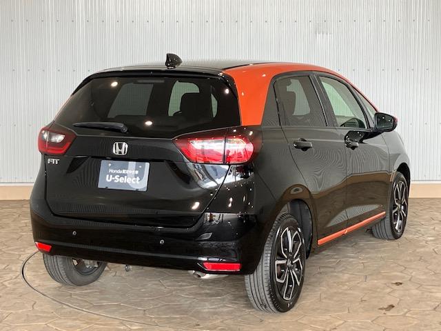 フィット ネス 4WD メモリーナビ アクセントツートンカラー クルコン リアカメラ LEDヘッドライト(3枚目)