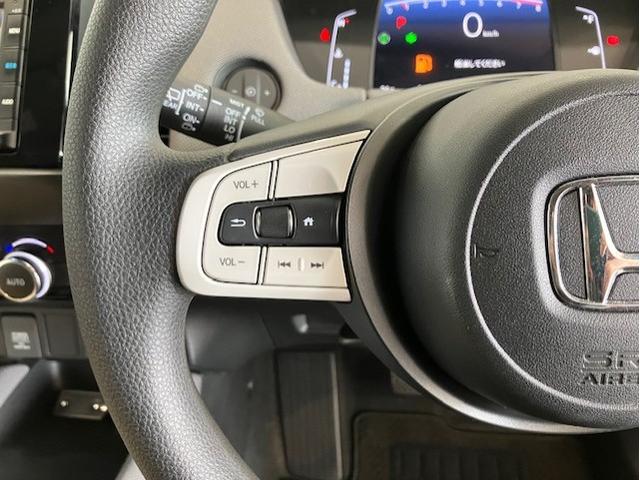 フィット ネス 4WD メモリーナビ アクセントツートンカラー クルコン リアカメラ LEDヘッドライト(18枚目)