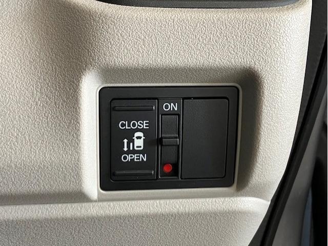 N-BOX ベースグレード ディスプレイオーディオ ホンダセンシング 衝突軽減システム スマートキ- イモビライザー ECOモード 横滑り防止 オートクルーズ LEDヘッドライト キーフリー パワーステアリング オートエアコン(17枚目)