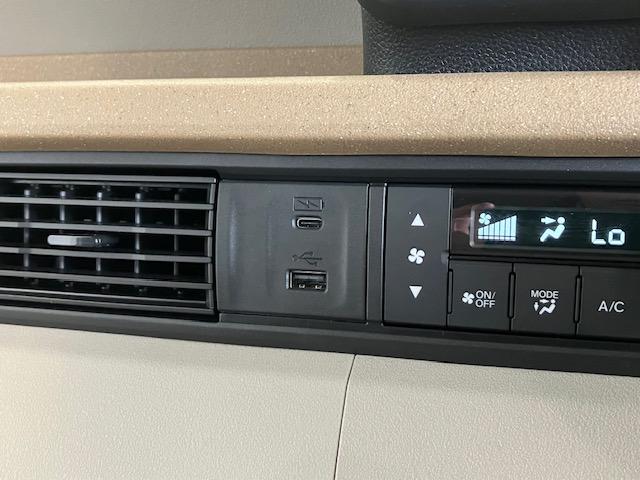 N-BOX ベースグレード ディスプレイオーディオ ホンダセンシング 衝突軽減システム スマートキ- イモビライザー ECOモード 横滑り防止 オートクルーズ LEDヘッドライト キーフリー パワーステアリング オートエアコン(22枚目)