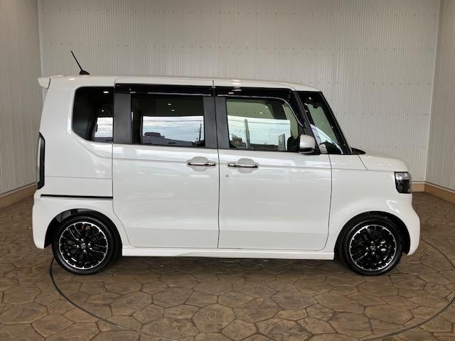 N-BOXカスタム ターボコーディネートスタイル ホンダセンシング 9インチホンダコネクトナビ 前後ドラレコ アルミホイール パドルシフト Bluetooth対応 フルセグTV 両側電動ドア Rカメラ クルコン スマートキ- パワーステアリング(16枚目)