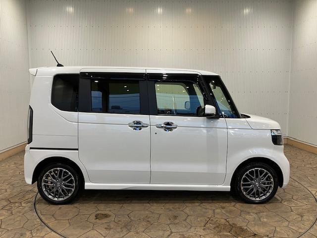 N-BOXカスタム ターボ 4WDオールシーズンマット ホンダセンシング 8インチホンダコネクトナビ 前後ドラレコ パドルシフト フルセグTV Bluetooth対応 サイドエアバック Dレコ LEDランプ ETC車載器 タ-ボ(15枚目)