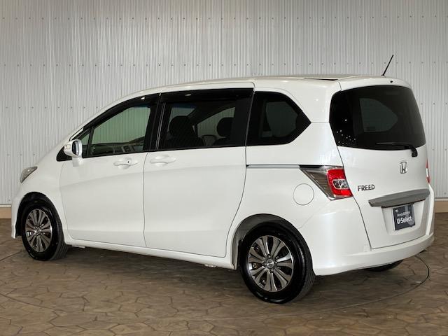 フリード Gプレミアムエディション 6人乗り メモリーナビ 両側パワースライドドア 地デジTV 盗難防止 VSA Bカメラ オートクルーズ パワステ AAC ETC車載器 3列シート パワーウィンド ABS Wエアバック エアバッグ(8枚目)