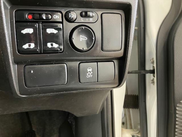 フリード Gプレミアムエディション 6人乗り メモリーナビ 両側パワースライドドア 地デジTV 盗難防止 VSA Bカメラ オートクルーズ パワステ AAC ETC車載器 3列シート パワーウィンド ABS Wエアバック エアバッグ(21枚目)