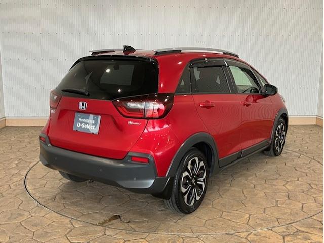 フィット e:HEVクロスター 4WDホンダセンシング 9インチプレミアムインターナビ オールシーズンマット 前後ドラレコ アルミホイール フルセグTV Bluetooth対応 衝突回避システム フルオートエアコン LEDランプ(4枚目)