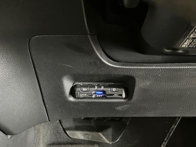 フィット e:HEVクロスター 4WDホンダセンシング 9インチプレミアムインターナビ オールシーズンマット 前後ドラレコ アルミホイール フルセグTV Bluetooth対応 衝突回避システム フルオートエアコン LEDランプ(8枚目)