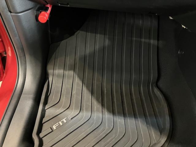 フィット e:HEVクロスター 4WDホンダセンシング 9インチプレミアムインターナビ オールシーズンマット 前後ドラレコ アルミホイール フルセグTV Bluetooth対応 衝突回避システム フルオートエアコン LEDランプ(9枚目)