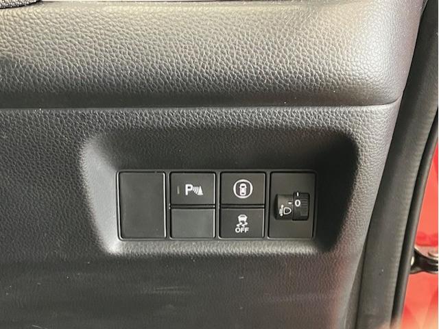 フィット e:HEVクロスター 4WDホンダセンシング 9インチプレミアムインターナビ オールシーズンマット 前後ドラレコ アルミホイール フルセグTV Bluetooth対応 衝突回避システム フルオートエアコン LEDランプ(23枚目)