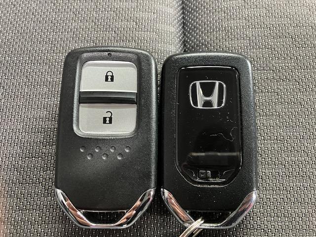 フィット e:HEVクロスター 4WDホンダセンシング 9インチプレミアムインターナビ オールシーズンマット 前後ドラレコ アルミホイール フルセグTV Bluetooth対応 衝突回避システム フルオートエアコン LEDランプ(29枚目)