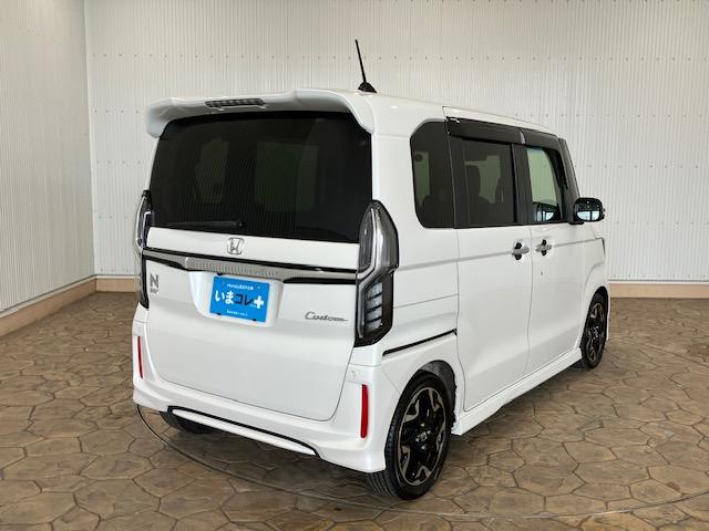 N-BOXカスタム G・EXターボホンダセンシング 8インチプレミアムインターナビ 前後ドラレコ いまコレ+ 新品フロアマット 無限フロントグリル 無限フロントスポイラー Rカメ 前席シートヒーター クルコン ナビTV サイドエアバッグ タ-ボ ETC(4枚目)