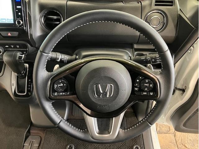 N-BOXカスタム G・EXターボホンダセンシング 8インチプレミアムインターナビ 前後ドラレコ いまコレ+ 新品フロアマット 無限フロントグリル 無限フロントスポイラー Rカメ 前席シートヒーター クルコン ナビTV サイドエアバッグ タ-ボ ETC(9枚目)