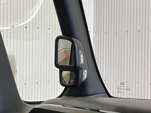 N-BOXカスタム G・EXターボホンダセンシング 8インチプレミアムインターナビ 前後ドラレコ いまコレ+ 新品フロアマット 無限フロントグリル 無限フロントスポイラー Rカメ 前席シートヒーター クルコン ナビTV サイドエアバッグ タ-ボ ETC(24枚目)