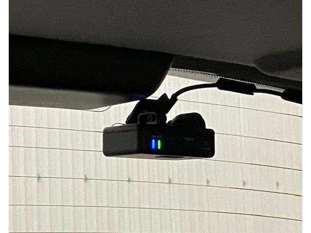 フィット e:HEVRS ホンダセンシング ホンダコネクトディスプレイ 前後ドラレコ パドルシフト アルミホイール エアバッグ ナビ&TV パワーウィンドウ 助手席エアバッグ Dレコ フルセグテレビ LEDヘッドランプ ABS(7枚目)