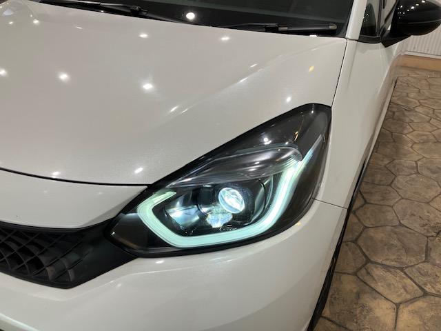 フィット e:HEVRS ホンダセンシング ホンダコネクトディスプレイ 前後ドラレコ パドルシフト アルミホイール エアバッグ ナビ&TV パワーウィンドウ 助手席エアバッグ Dレコ フルセグテレビ LEDヘッドランプ ABS(17枚目)