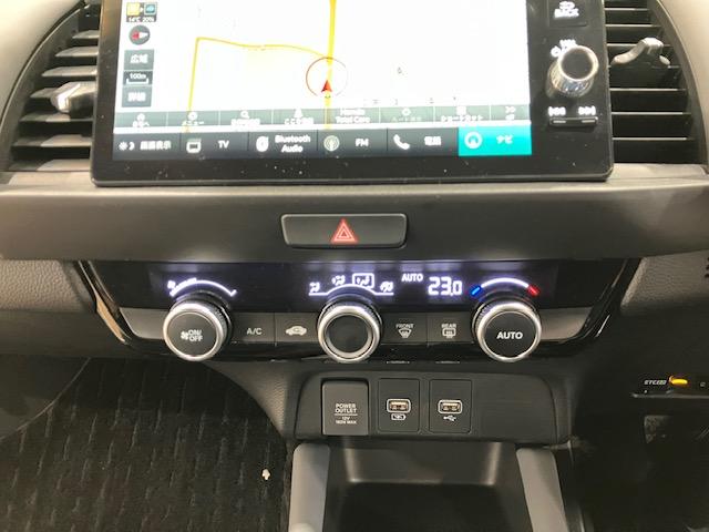 フィット e:HEVRS ホンダセンシング ホンダコネクトディスプレイ 前後ドラレコ パドルシフト アルミホイール エアバッグ ナビ&TV パワーウィンドウ 助手席エアバッグ Dレコ フルセグテレビ LEDヘッドランプ ABS(18枚目)