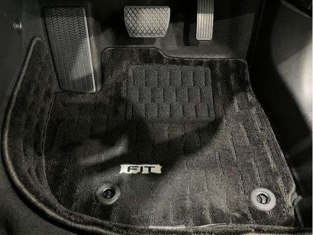 フィット e:HEVRS ホンダセンシング ホンダコネクトディスプレイ 前後ドラレコ パドルシフト アルミホイール エアバッグ ナビ&TV パワーウィンドウ 助手席エアバッグ Dレコ フルセグテレビ LEDヘッドランプ ABS(23枚目)