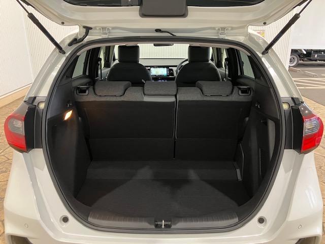 フィット e:HEVRS ホンダセンシング ホンダコネクトディスプレイ 前後ドラレコ パドルシフト アルミホイール エアバッグ ナビ&TV パワーウィンドウ 助手席エアバッグ Dレコ フルセグテレビ LEDヘッドランプ ABS(27枚目)