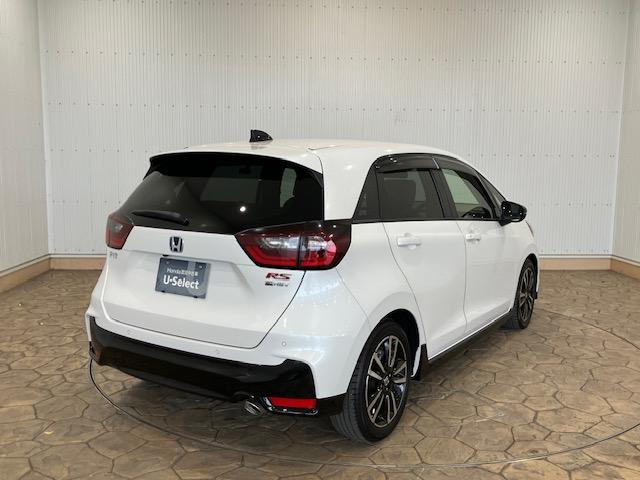 フィット e:HEVRS ホンダセンシング 9インチプレミアムインターナビ 前後ドラレコ パドルシフト アルミホイール エアバッグ ナビ&TV パワーウィンドウ 助手席エアバッグ Dレコ フルセグテレビ LEDヘッドランプ(4枚目)