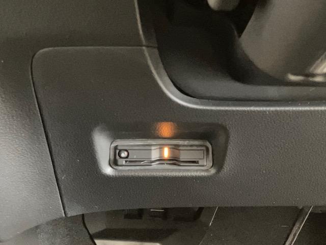 フィット e:HEVRS ホンダセンシング 9インチプレミアムインターナビ 前後ドラレコ パドルシフト アルミホイール エアバッグ ナビ&TV パワーウィンドウ 助手席エアバッグ Dレコ フルセグテレビ LEDヘッドランプ(8枚目)