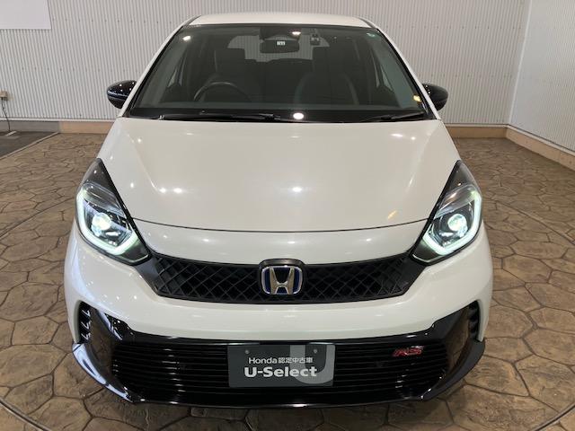 フィット e:HEVRS ホンダセンシング 9インチプレミアムインターナビ 前後ドラレコ パドルシフト アルミホイール エアバッグ ナビ&TV パワーウィンドウ 助手席エアバッグ Dレコ フルセグテレビ LEDヘッドランプ(17枚目)