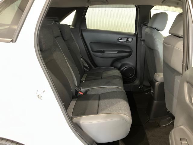 フィット e:HEVRS ホンダセンシング 9インチプレミアムインターナビ 前後ドラレコ パドルシフト アルミホイール エアバッグ ナビ&TV パワーウィンドウ 助手席エアバッグ Dレコ フルセグテレビ LEDヘッドランプ(25枚目)