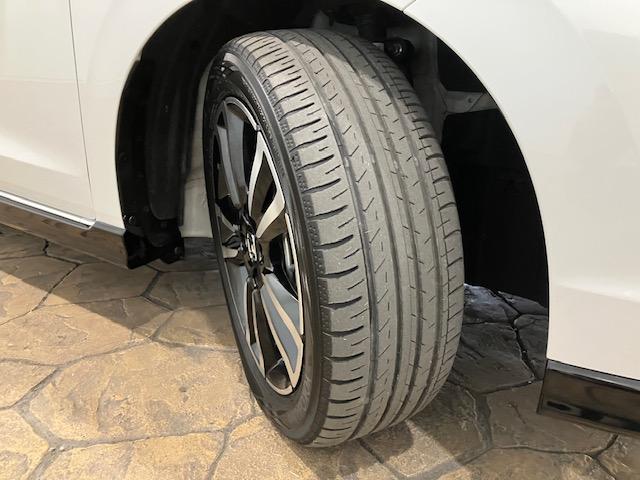 フィット e:HEVRS ホンダセンシング 9インチプレミアムインターナビ 前後ドラレコ パドルシフト アルミホイール エアバッグ ナビ&TV パワーウィンドウ 助手席エアバッグ Dレコ フルセグテレビ LEDヘッドランプ(31枚目)