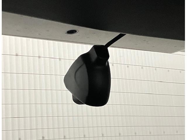 ヴェゼル e:HEVZ ホンダセンシング ホンダコネクトディスプレイ 前後ドラレコ ブラインドスポット 後退出庫サポート 衝突回避支援ブレーキ機能 スマキ Pトランク フルオートエアコン Dレコ エアバッグ 両席エアバック(5枚目)