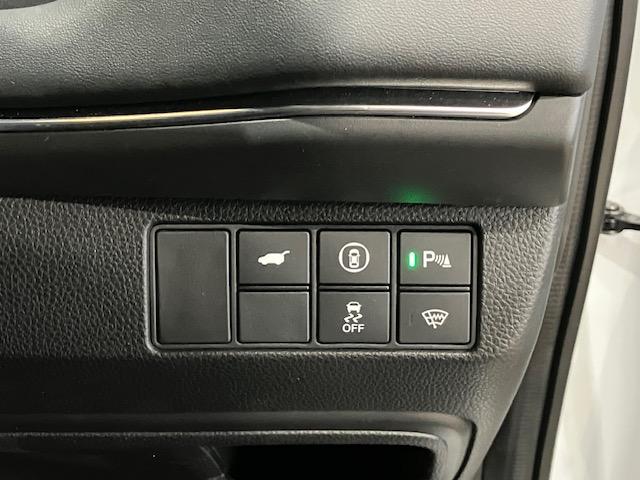 ヴェゼル e:HEVZ ホンダセンシング ホンダコネクトディスプレイ 前後ドラレコ ブラインドスポット 後退出庫サポート 衝突回避支援ブレーキ機能 スマキ Pトランク フルオートエアコン Dレコ エアバッグ 両席エアバック(22枚目)