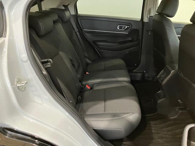 ヴェゼル e:HEVZ ホンダセンシング ホンダコネクトディスプレイ 前後ドラレコ ブラインドスポット 後退出庫サポート 衝突回避支援ブレーキ機能 スマキ Pトランク フルオートエアコン Dレコ エアバッグ 両席エアバック(25枚目)