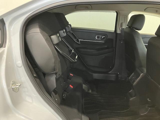 ヴェゼル e:HEVZ ホンダセンシング ホンダコネクトディスプレイ 前後ドラレコ ブラインドスポット 後退出庫サポート 衝突回避支援ブレーキ機能 スマキ Pトランク フルオートエアコン Dレコ エアバッグ 両席エアバック(27枚目)