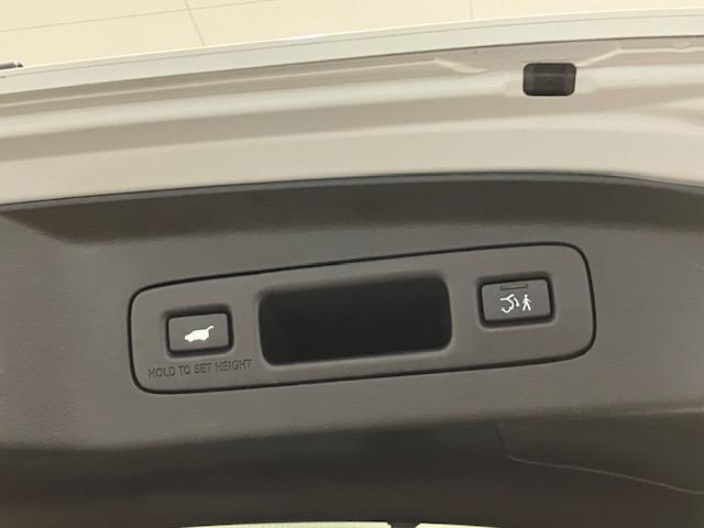 ヴェゼル e:HEVZ ホンダセンシング ホンダコネクトディスプレイ 前後ドラレコ ブラインドスポット 後退出庫サポート 衝突回避支援ブレーキ機能 スマキ Pトランク フルオートエアコン Dレコ エアバッグ 両席エアバック(28枚目)