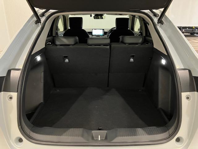 ヴェゼル e:HEVZ ホンダセンシング ホンダコネクトディスプレイ 前後ドラレコ ブラインドスポット 後退出庫サポート 衝突回避支援ブレーキ機能 スマキ Pトランク フルオートエアコン Dレコ エアバッグ 両席エアバック(30枚目)