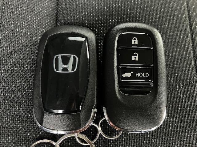 ヴェゼル e:HEVZ ホンダセンシング ホンダコネクトディスプレイ 前後ドラレコ ブラインドスポット 後退出庫サポート 衝突回避支援ブレーキ機能 スマキ Pトランク フルオートエアコン Dレコ エアバッグ 両席エアバック(31枚目)
